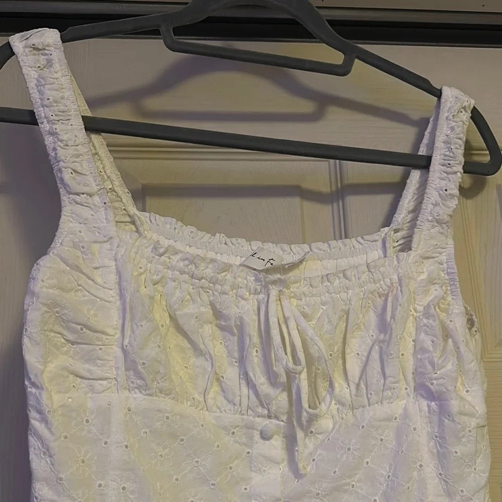 All in favor White Sleeveless Women's Top - Picture 3 of 4